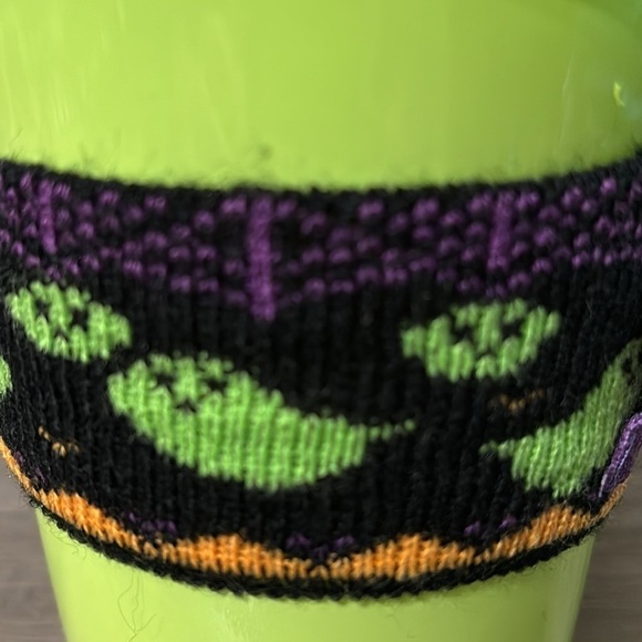 DW HOME CANDLE ZOMBIE EXPRESSO HALLOWEEN ELECTRIC GREEN RICHLY SCENTED NEW - Picture 8 of 10